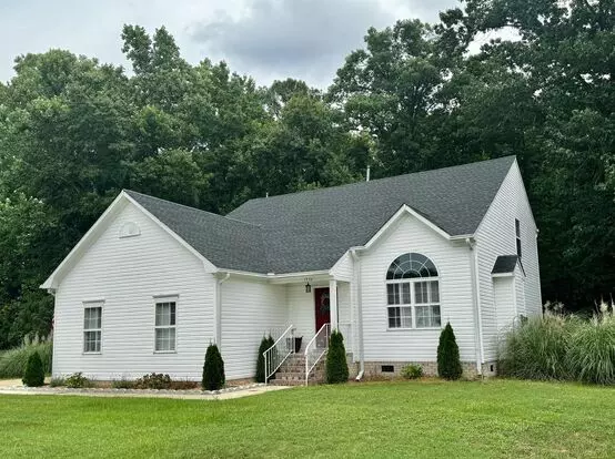 Beautiful 3 Bed, 2.5 Bath Home With A Spacious Loft And An Open Floor Plan. Apartment for rent in Suffolk, VA