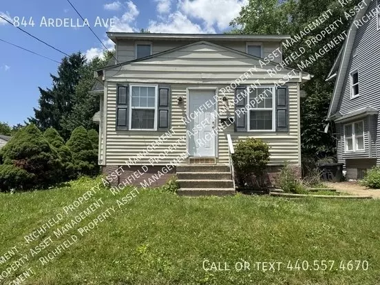 844 Ardella Ave Apartment for rent in Akron, OH