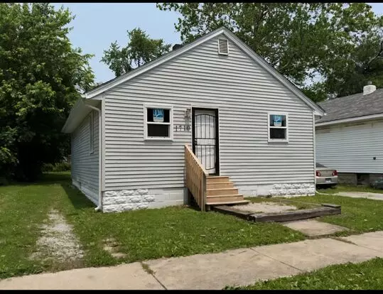 1710 E Hickory St Apartment for rent in Decatur, IL