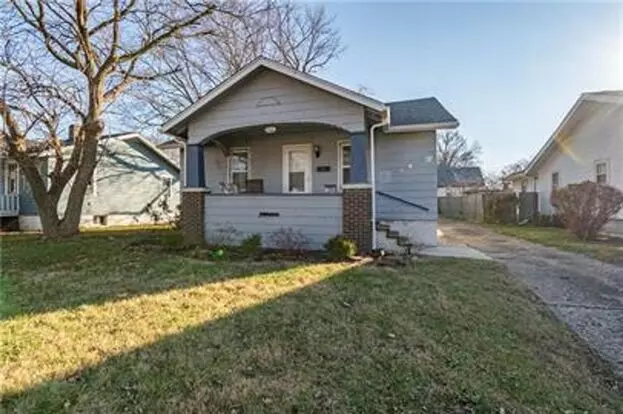 Seconds To Downtown Decatur! 2 Bedroom, 1 Bath Apartment for rent in Decatur, IL