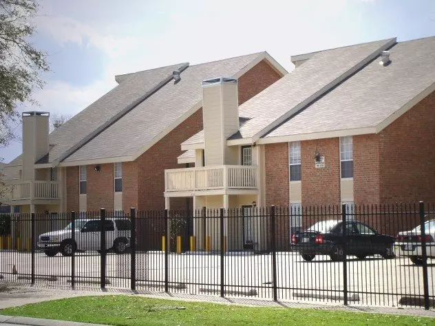 2 of 2 Y.A. Tittle Drive and Alvin Dark Avenue Apartment for rent in Baton Rouge, LA