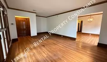 4 of 21 402 College Ave SE Apartment for rent in Grand Rapids, MI