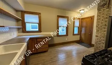 2 of 21 402 College Ave SE Apartment for rent in Grand Rapids, MI
