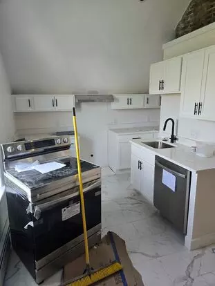 14 Bartlett Apartment for rent in Beverly, MA