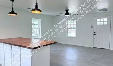 4 of 20 404 W Pine St House for rent in Tuttle, OK
