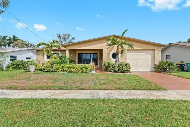 1424 Nautilus Isle Apartment for rent in Dania, FL