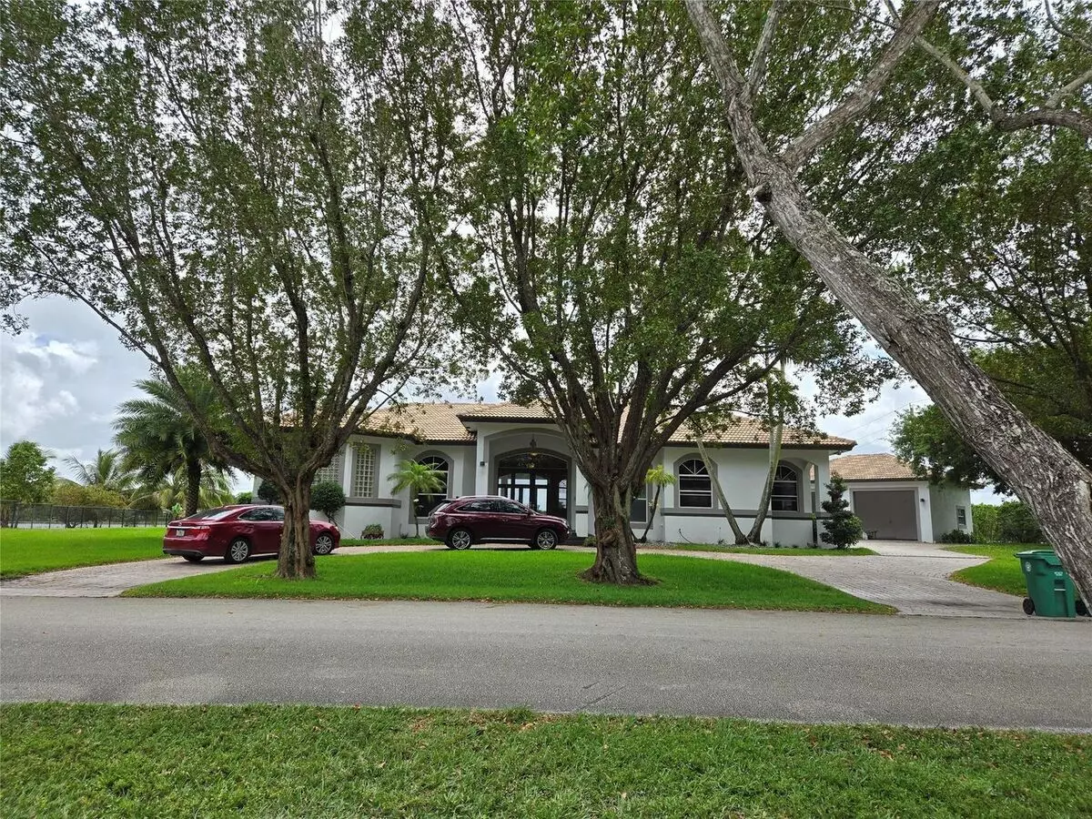 15342 SW 17th St House for rent in Davie, FL
