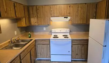 4 of 14 1724 E Milwaukee Apartment for rent in Storm Lake, IA