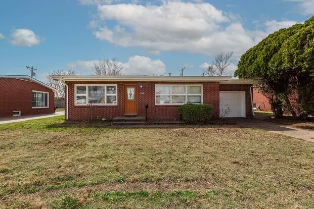 1225 E Fortuna Apartment for rent in Wichita, KS