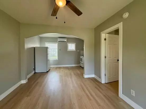953 N Glendale Apartment for rent in Wichita, KS