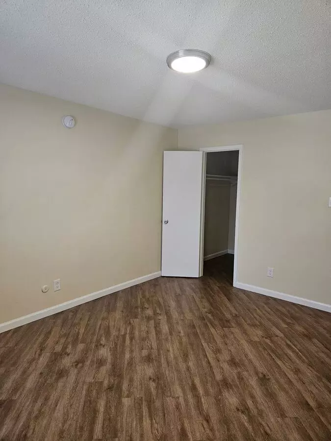 2 of 3 White Lake Hls Apartment for rent in Fort Worth, TX