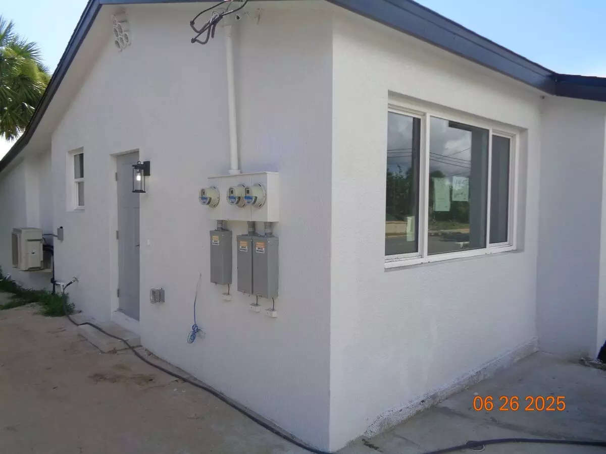 Daytona Beachside Newly Renovated 1 Bedroom Unit With Utilities House for rent in Daytona Beach, FL