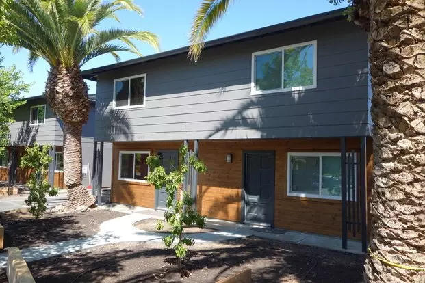 Townhome Unit, 1 Car Parking, On-site Laundry Apartment for rent in Santa Rosa, CA