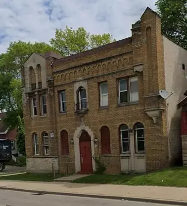 1-bedroom Apartment On 2nd Floor With Heat Included – $700/month Apartment for rent in Milwaukee, WI