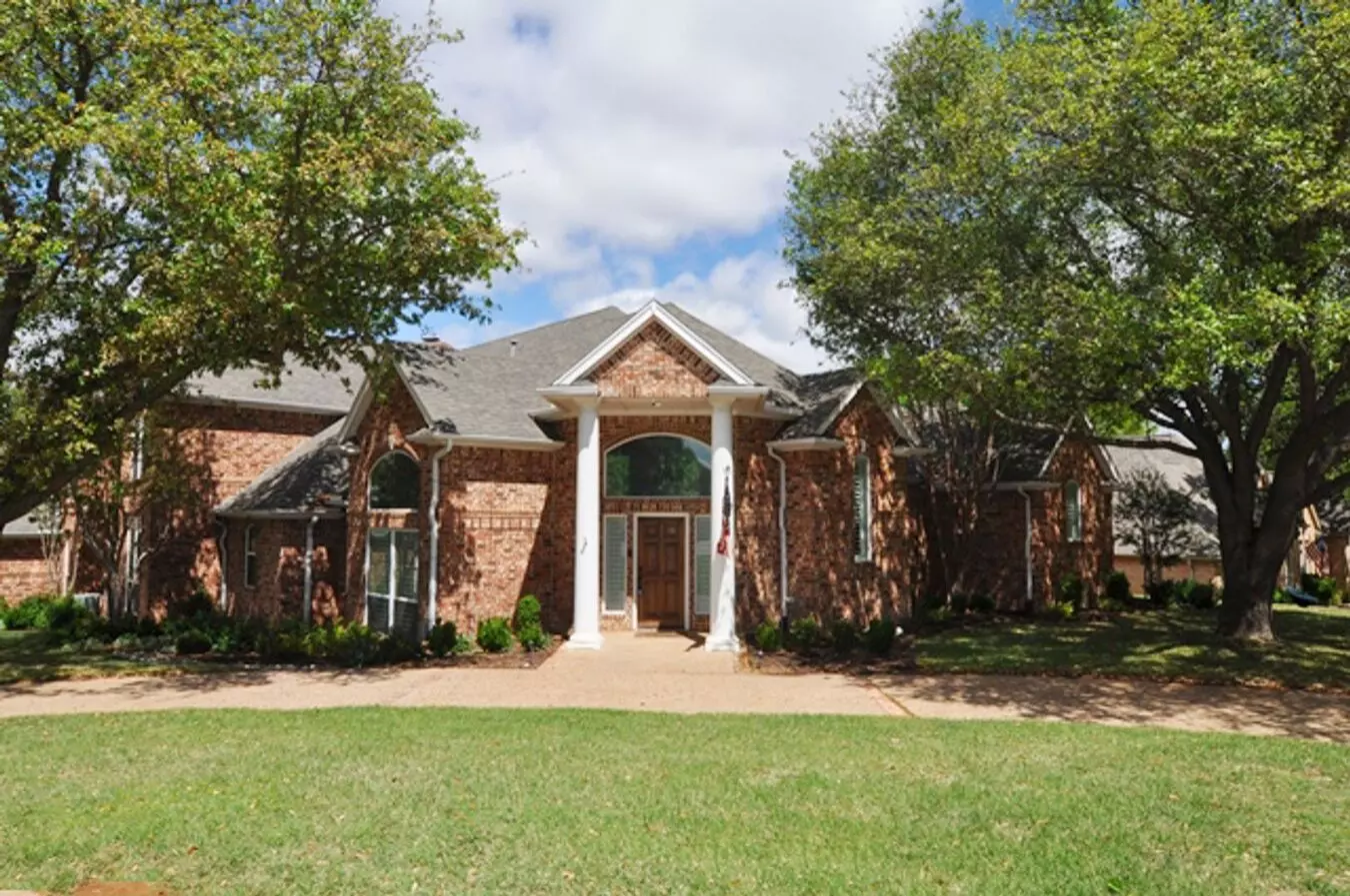 Stunning 4-3.5-3 With Pool On .487 Acres In The Ross Downs Estates Of Colleyville! House for rent in Colleyville, TX