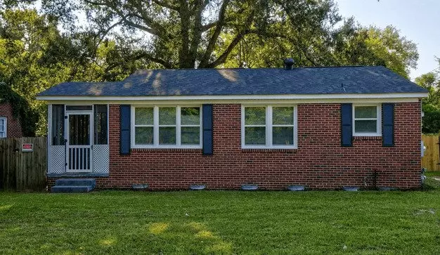 Beautifully Renovated Ranch Bungalow Located In The Heart Of Cayce, Sc Apartment for rent in Cayce, SC