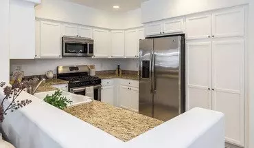 2 of 10 2117 Castillo St Apt A House for rent in Santa Barbara, CA