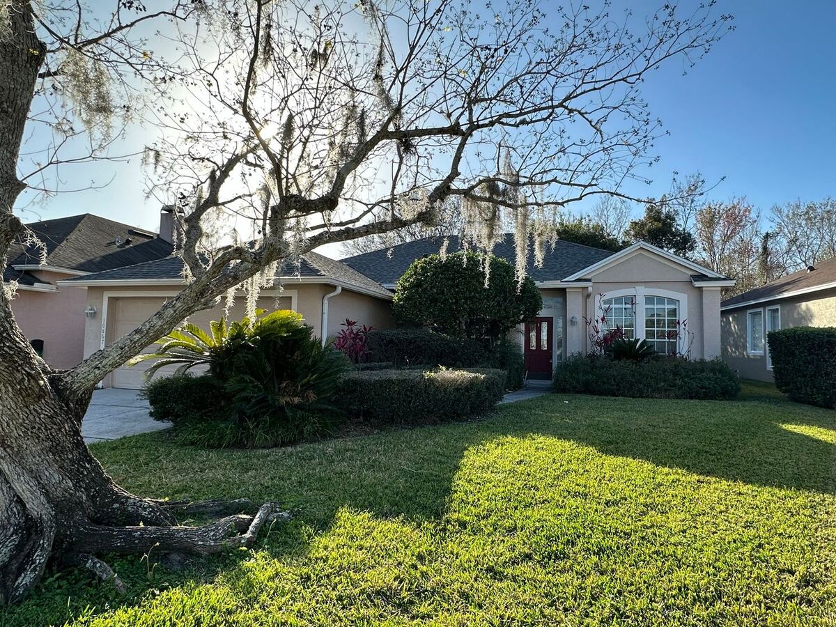 Photo inspiration: 3 2 Gated Community W Lawn Care Apartments Orlando Fl Photo Inspiration