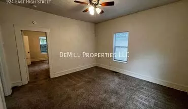 3 of 17 924 E High St House for rent in Springfield, MO