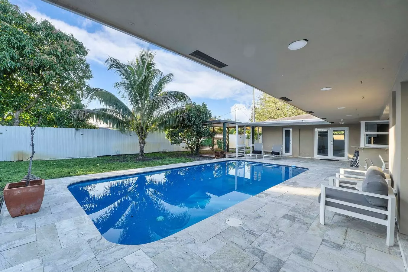Stunning 3-bedroom Smart Home With Heated Pool In Plantation House for rent in Plantation, FL