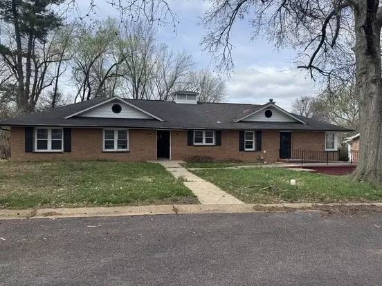 8827 May Ave Apartment for rent in St Louis, MO
