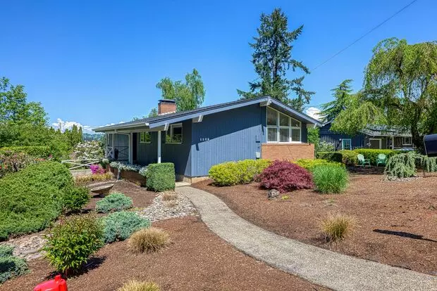 4 Bed / 3 Bath In The Hallinan Neighborhood Apartment for rent in Lake Oswego, OR 4 Bed / 3 Bath In The Hallinan Neighborhood Apartment for rent in Lake Oswego, OR