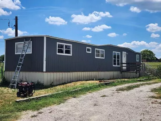 2 Bedrooms With 2 Bathrooms Home On Large Lot In The Country Apartment for rent in Azle, TX 2 Bedrooms With 2 Bathrooms Home On Large Lot In The Country Apartment for rent in Azle, TX