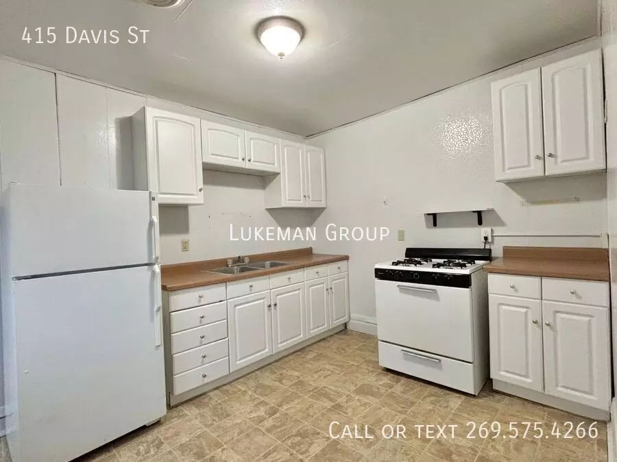 415 Davis St Apartment for rent in Kalamazoo, MI