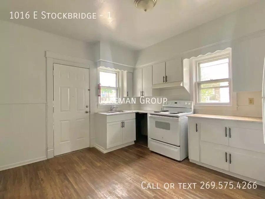 1016 E Stockbridge Apartment for rent in Kalamazoo, MI
