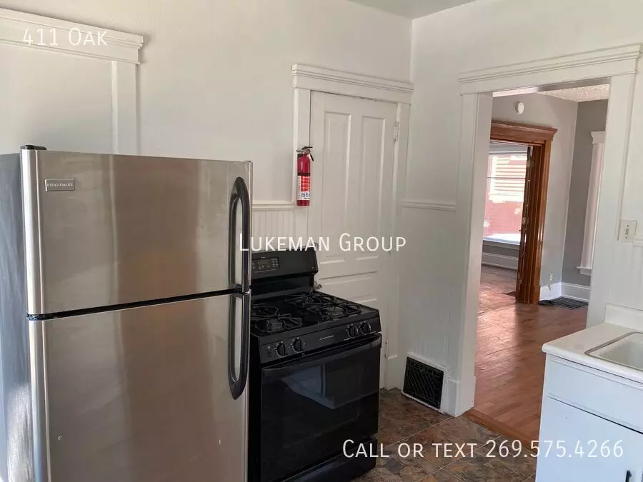 411 Oak Apartment for rent in Kalamazoo, MI
