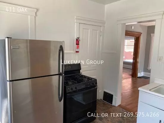411 Oak Apartment for rent in Kalamazoo, MI