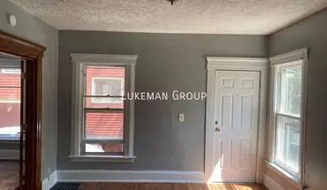 3 of 8 411 Oak Apartment for rent in Kalamazoo, MI