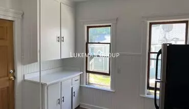 2 of 8 411 Oak Apartment for rent in Kalamazoo, MI