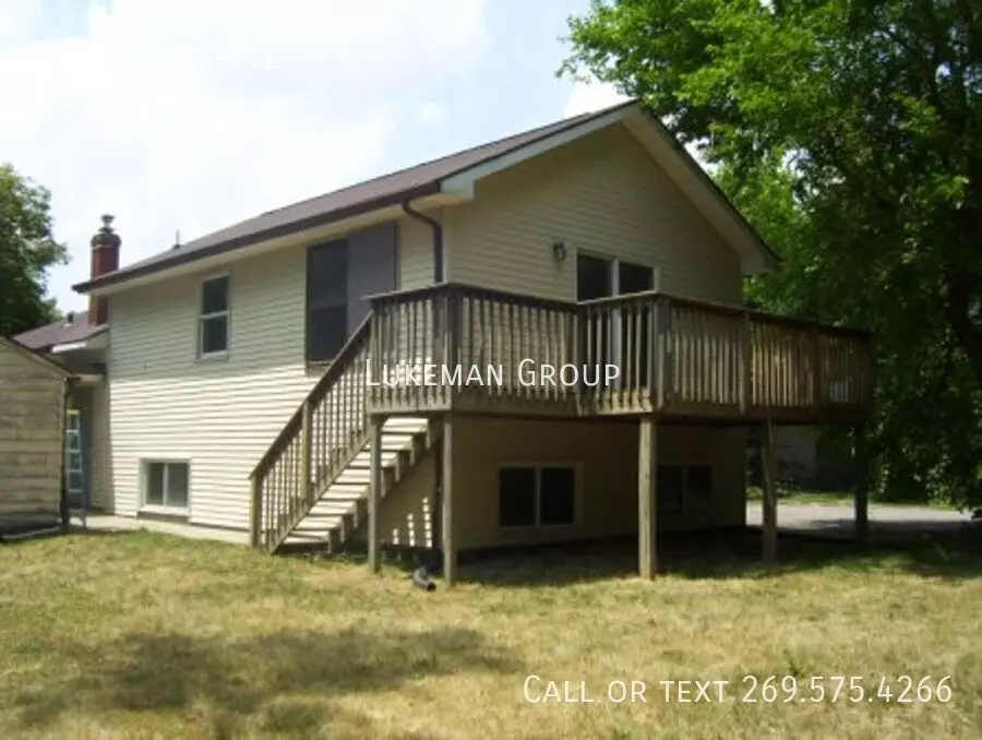 1127 Lafayette House for rent in Kalamazoo, MI