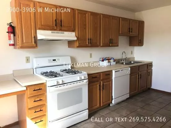 3900-3906 W Michigan Apartment for rent in Kalamazoo, MI