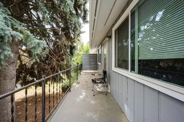 165 SW Spruce St Apartment for rent in Pullman, WA