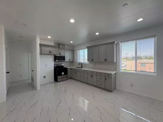 Newport Fontana Apartment for rent in Fontana, CA