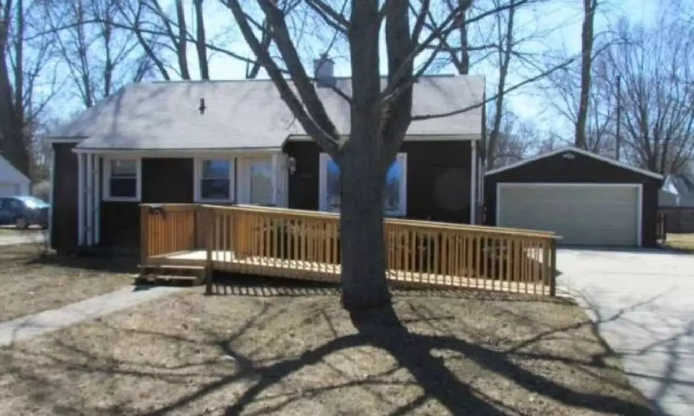 1120 E. Sugnet House for rent in Midland, MI
