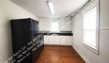 4 of 8 1009 1/2 Fall St Apartment for rent in Lake Charles, LA