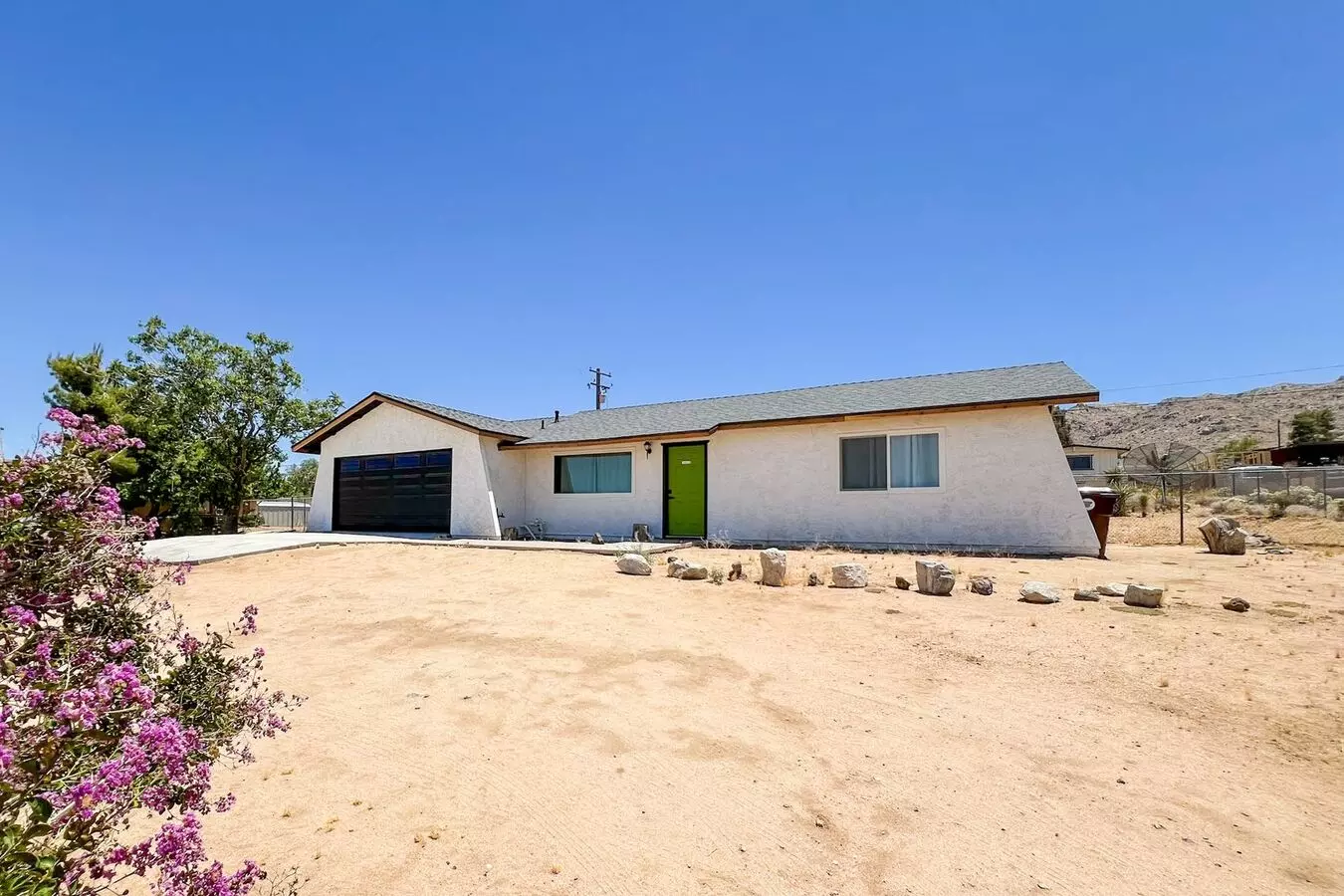 Joshua Tree Home With Desert Views House for rent in Joshua Tree, CA