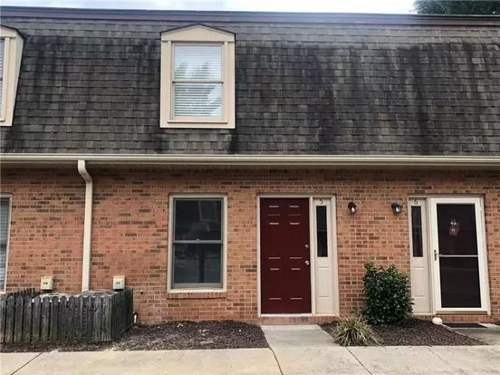 Great Oakwood Location - 2 Bedroom Apartment for rent in Oakwood, GA