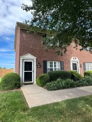 2 Bedroom/1.5 Bath End Unit Townhome In Great Gainesville Location Apartment for rent in Gainesville, GA
