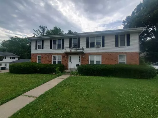 2205 Green Tree Rd Apartment for rent in West Bend, WI