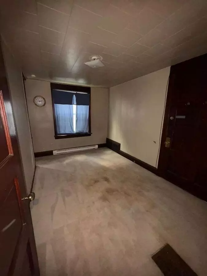 314 East Locust Apartment for rent in Bloomington, IL