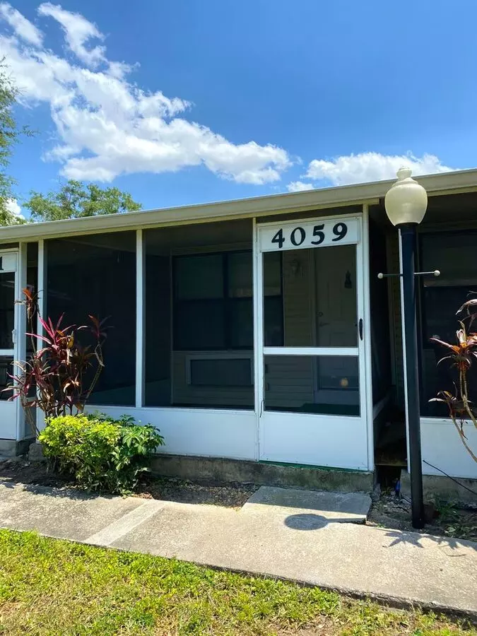 Cozy Studio With Screened Porch Apartment for rent in Orlando, FL