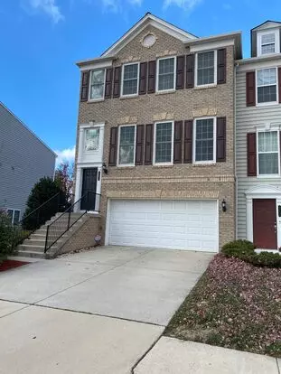 Bright And Spacious End Unit Townhouse In The Windermere Community Apartment for rent in Ashburn, VA