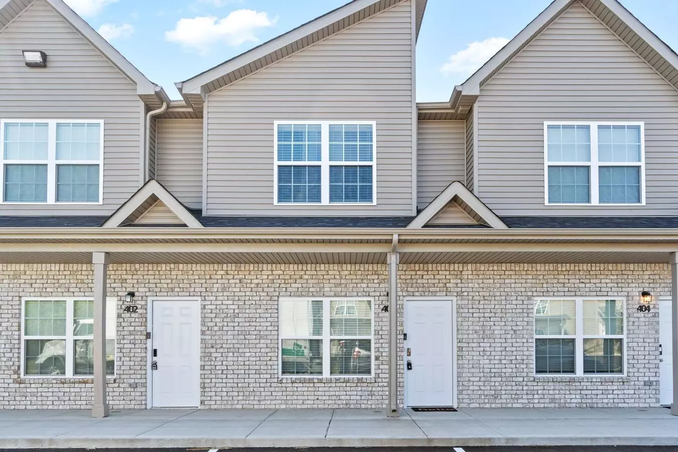 Modern Comforts In Clarksville – Stylish 2br, 2.5ba Home Near Downtown House for rent in Clarksville, TN