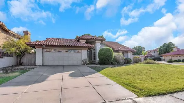 Eautifully Upgraded Home On A Prime Corner Lot In Lakewood Community! Apartment for rent in Phoenix, AZ
