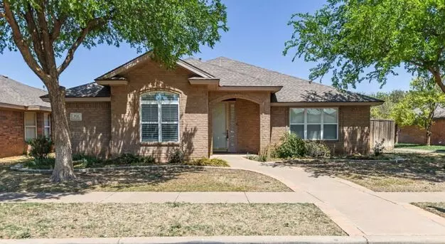 Charming South Lubbock 3/2/2 Home In Sunridge! Apartment for rent in Lubbock, TX