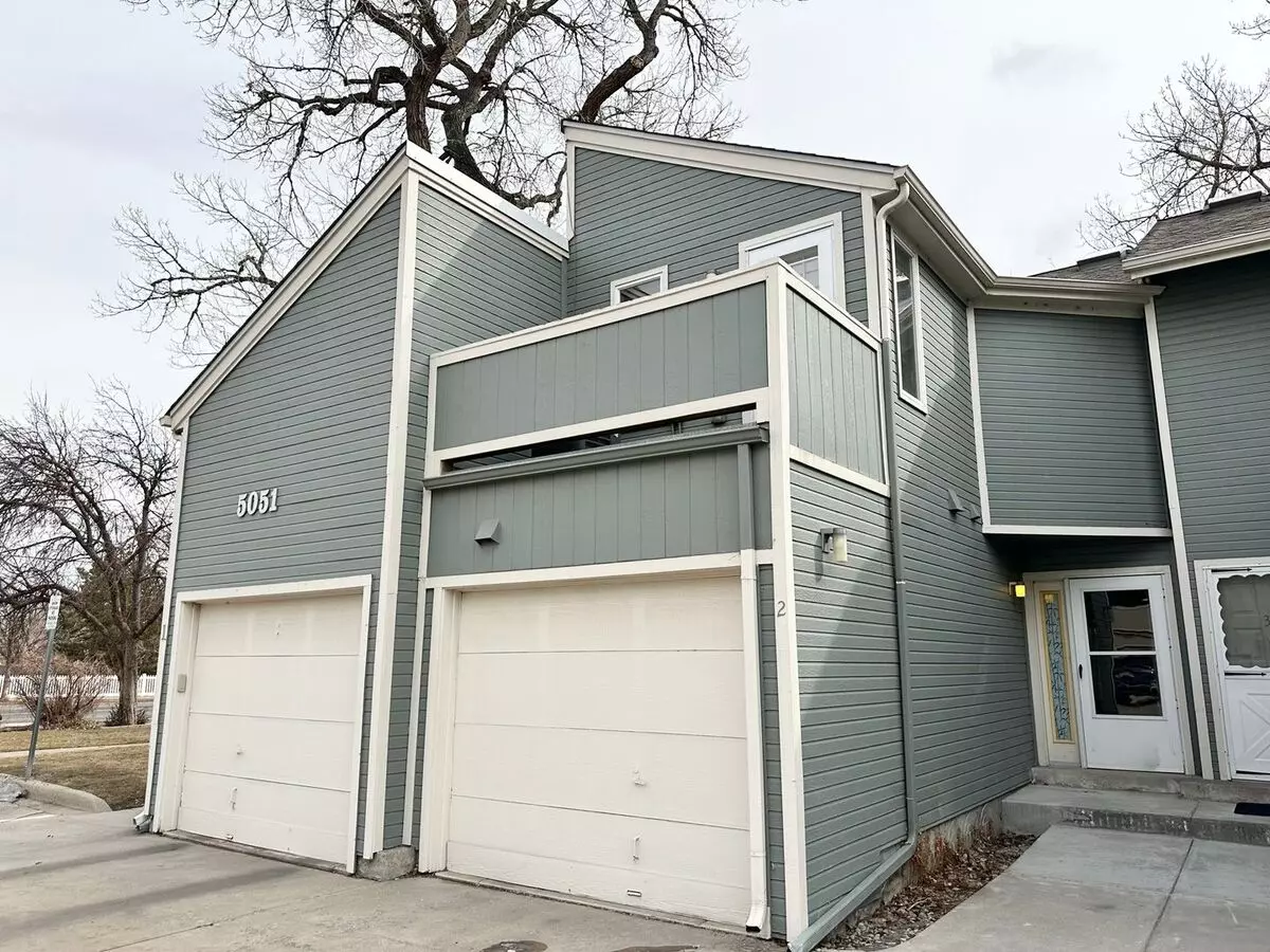 Newly Updated Townhome With Three Balconies In The Coveted Garrison Lakes Community-available Now!! House for rent in Wheat Ridge, CO